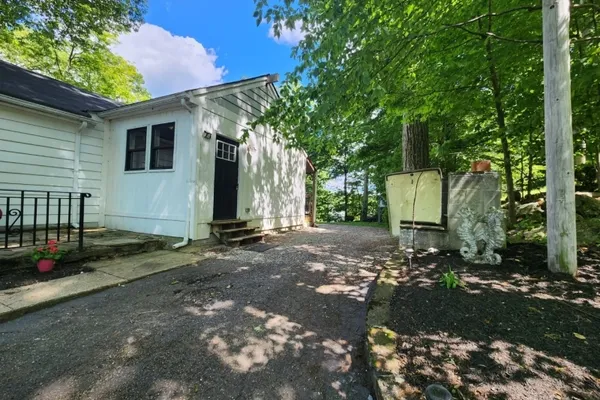 7 RACCOON ISLAND RD