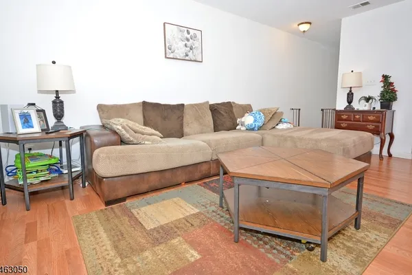 80 WYNDHAM PL