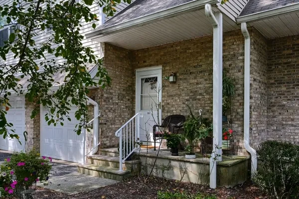 58 PARKSIDE CT