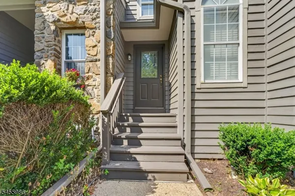 46 HAVERHILL CT