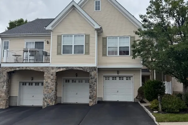 173 TERRACE CT /16