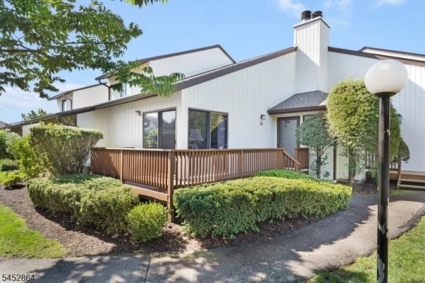 250 RIDGEDALE AVE 3
