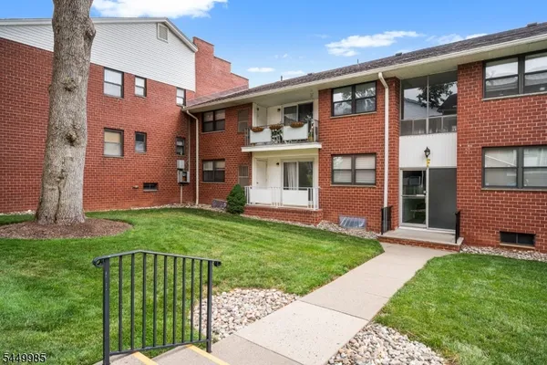 1300 ROCK AVE F5