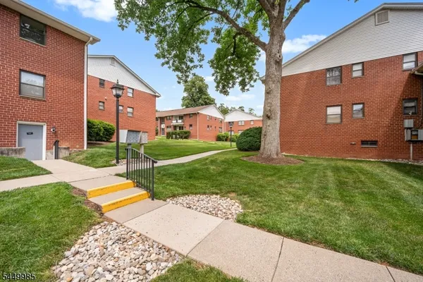 1300 ROCK AVE F5