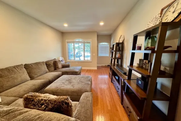 67 MARA BLVD