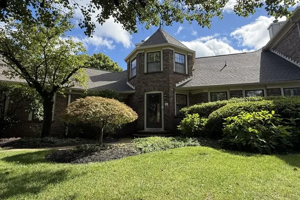 6 PALMER CT