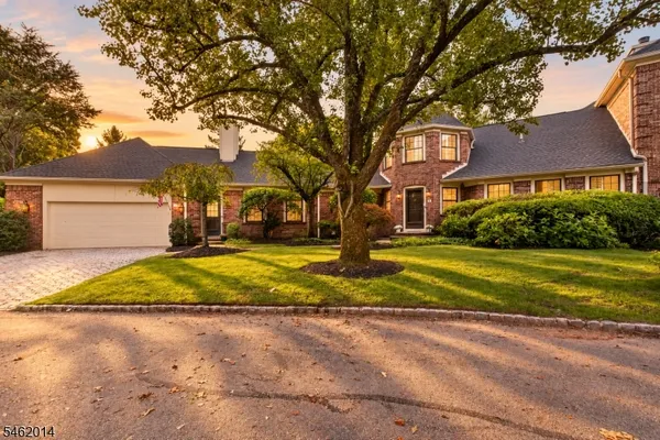 6 PALMER CT