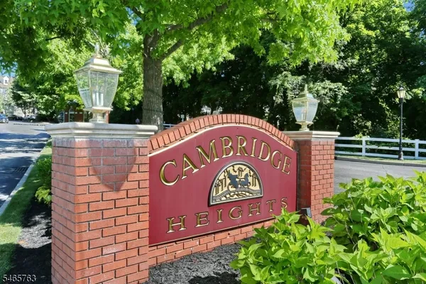 876 SOMERSET CT