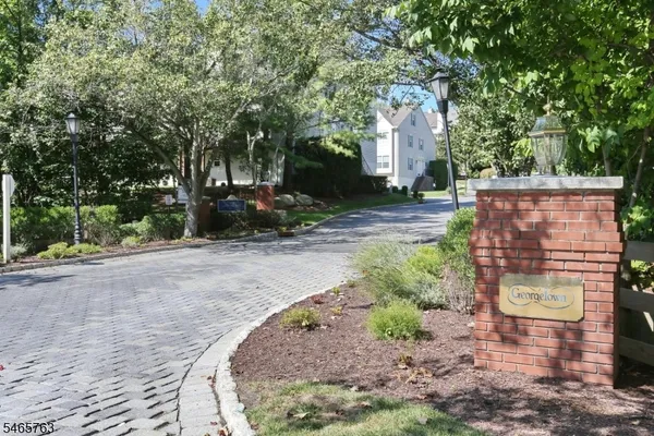 876 SOMERSET CT
