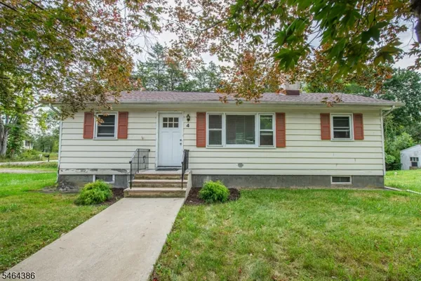 4 GILBERT DR