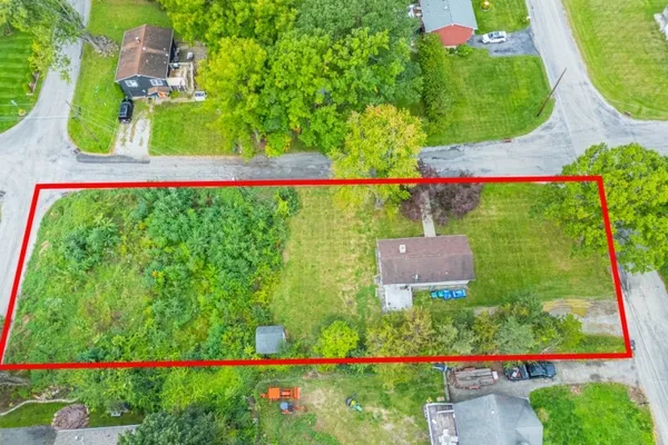 4 GILBERT DR