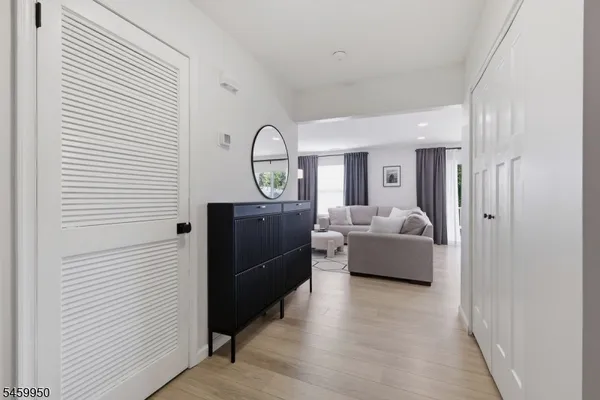 184 VISTA DR