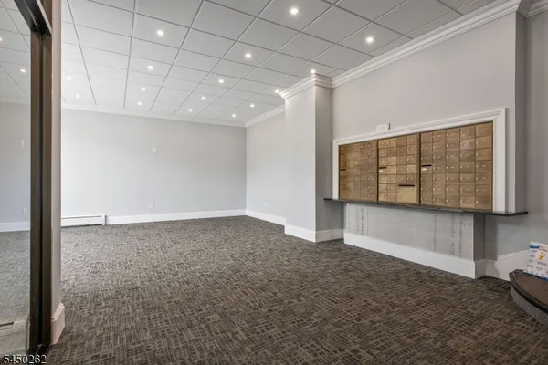 44 S MAIN ST 6J