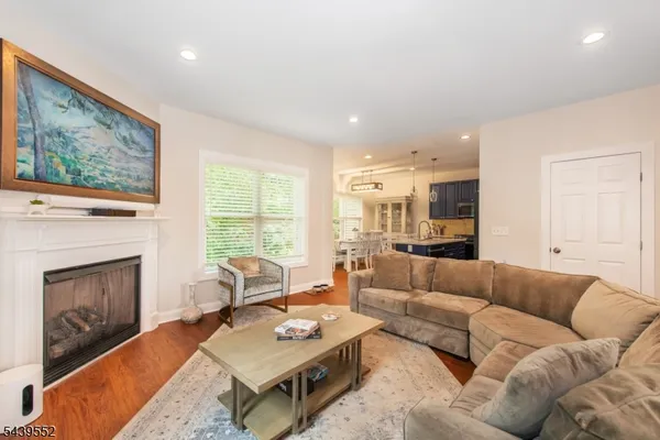 18 POST OAK CT
