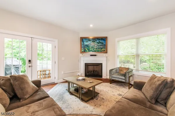18 POST OAK CT