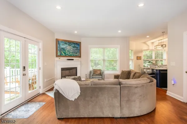 18 POST OAK CT