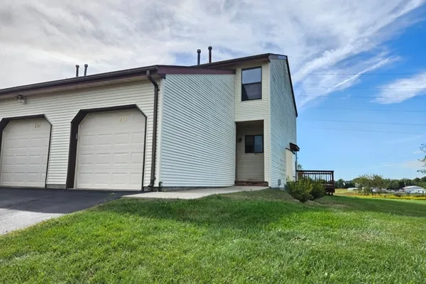 233 SPRUCE CT