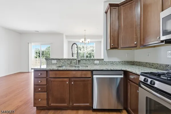 404 WATERVIEW CT