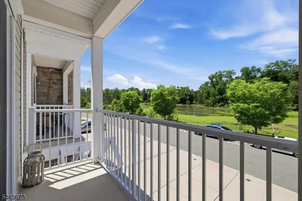 404 WATERVIEW CT