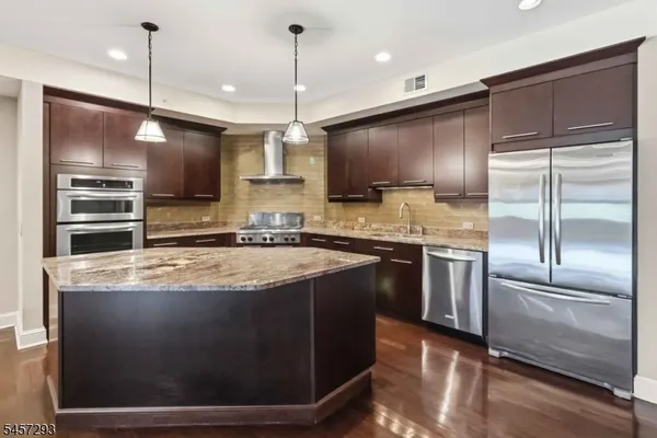 40 W PARK PL 513