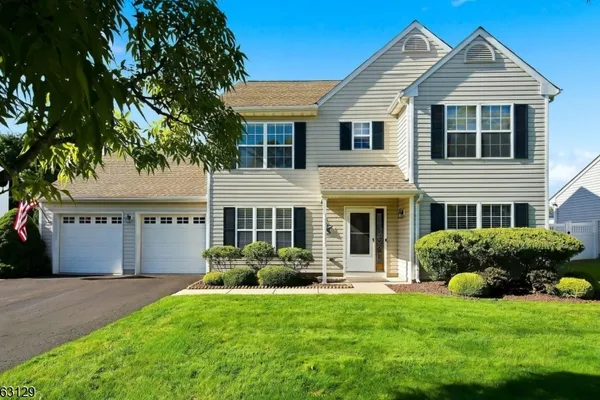 24 CRATER LAKE RD