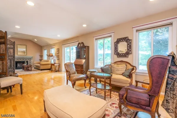17 CONSTITUTION CT