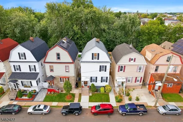 15 BOYLE PL