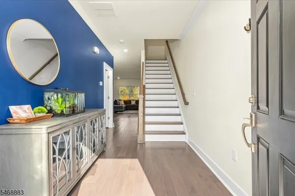 1104 CHURCHILL CIR