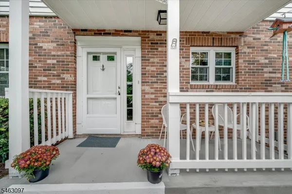 16 LEXINGTON CT