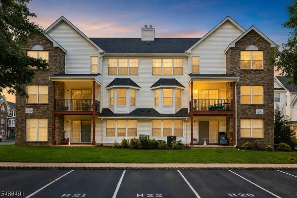 810 PLYMOUTH RD