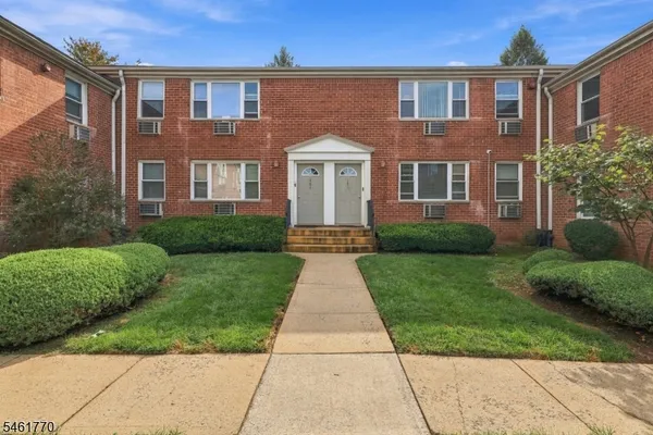 21 YORK DR 3B