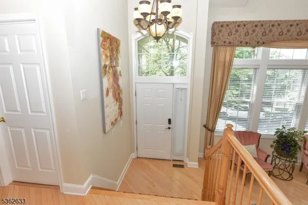 3 SKYVIEW DR