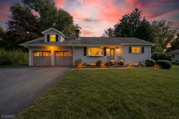 138 MAPLE AVE