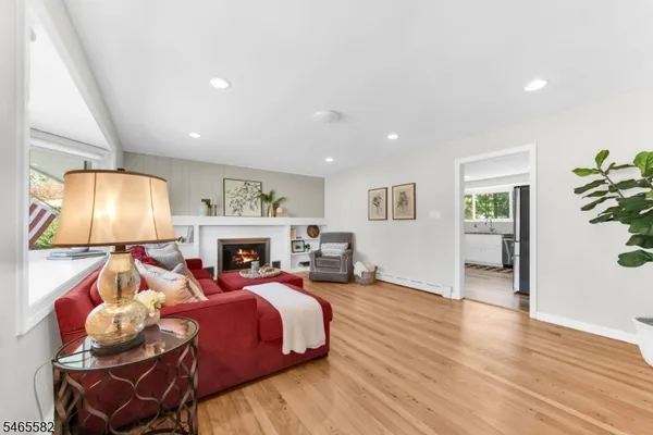 138 MAPLE AVE