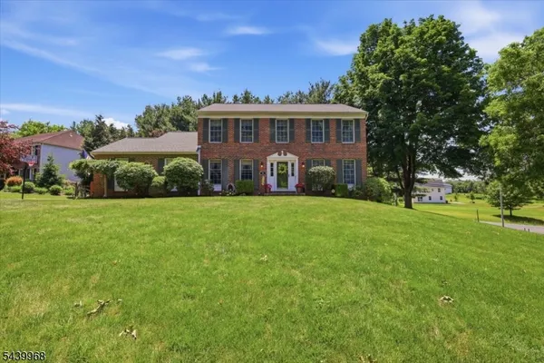 30 GLEN EAGLES RD