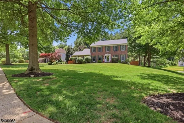 30 GLEN EAGLES RD