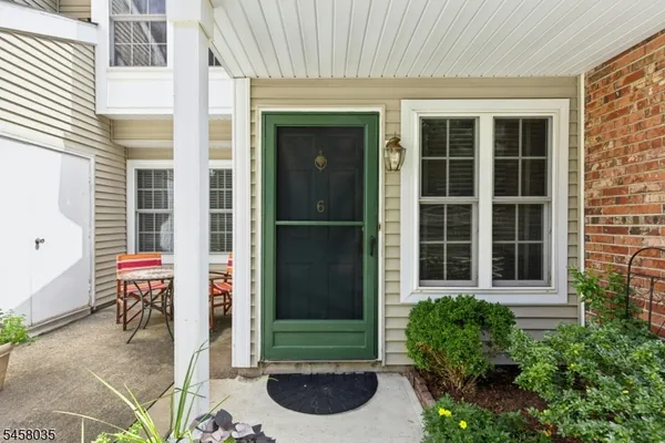342 GREENBRIAR-6