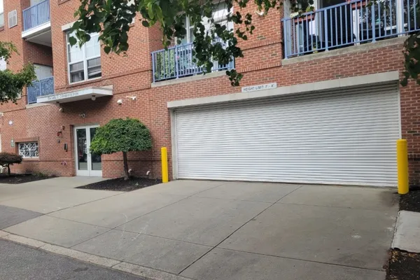 3 GREENWICH DR 84