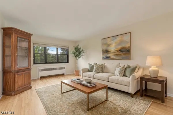 39 SANDRA CIR 1