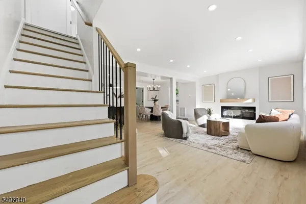 23 BUCKINGHAM RD