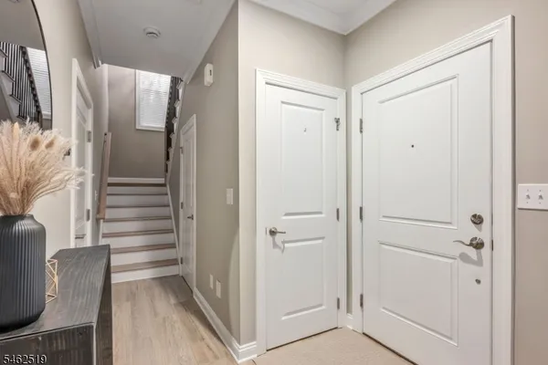 32 DOGWOOD LN