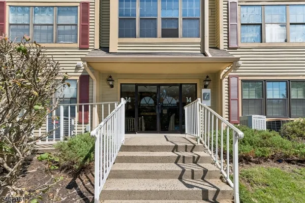 1403 STONERIDGE CIR