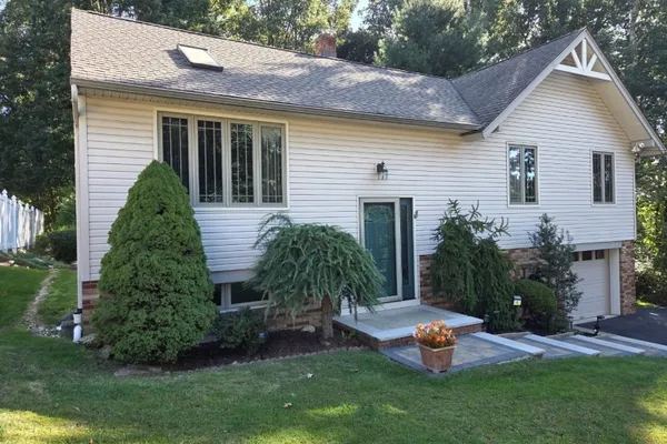 9 MILDRED AVE