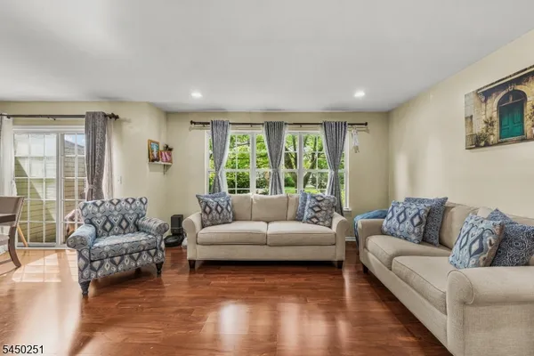 262 RETTA CT