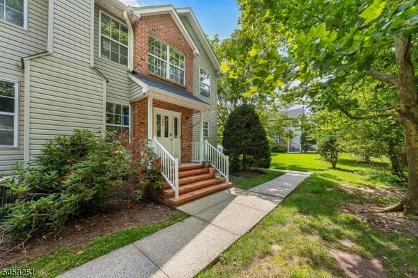 262 RETTA CT
