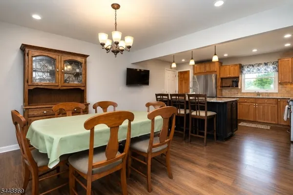 4 BLUE GRASS DR