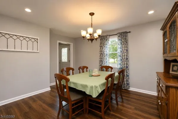 4 BLUE GRASS DR