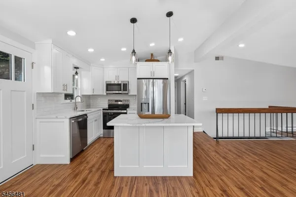 3 PLEASANT RD