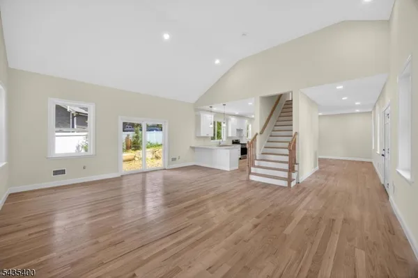 35 STANHOPE RD