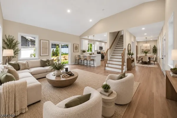 35 STANHOPE RD